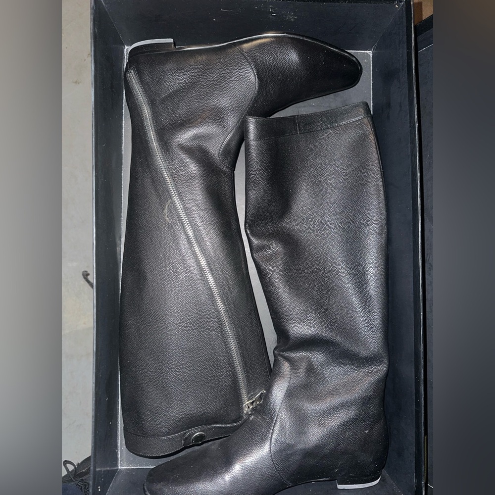 Women’s leather boots